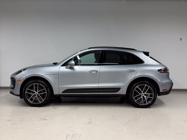 Certified 2026 Porsche Macan AWD/4WD image 7