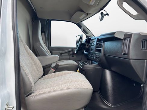 Used 2023 GMC Savana 3500 w/ Power Convenience Package image 13