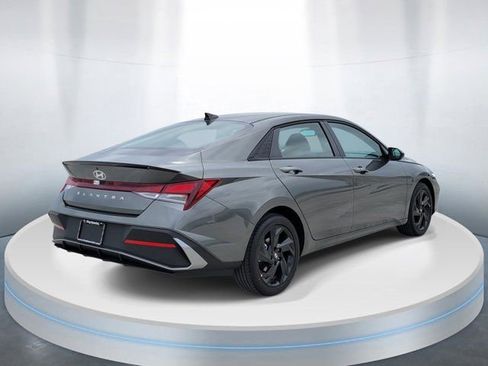 New 2026 Hyundai Elantra SEL Sport FWD image 4