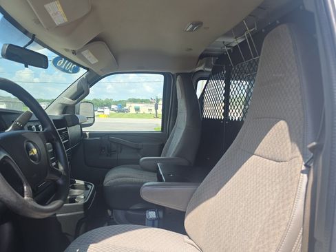 Used 2016 Chevrolet Express 2500 RWD image 14