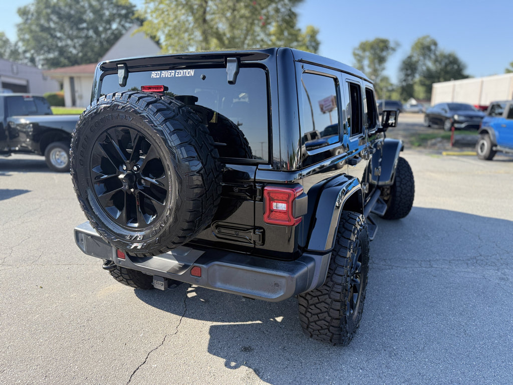 Used 2021 Jeep Wrangler Unlimited Sahara w/ Cold Weather Group AWD/4WD image 18