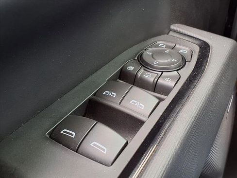 Used 2025 GMC Sierra 2500 AT4X image 17