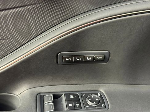 Used 2023 Lexus LC 500 Convertible image 18