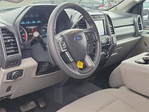 Certified 2022 Ford F350 XLT w/ Black Appearance Package image 9