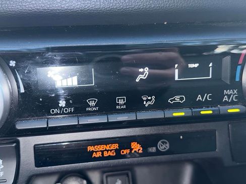 Used 2021 Toyota RAV4 LE image 44