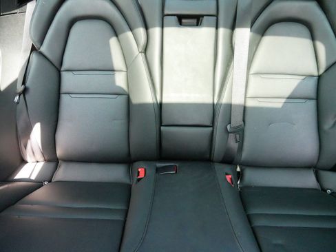 Used 2018 Porsche Panamera 4 image 13