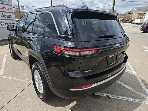 Used 2025 Jeep Grand Cherokee Laredo w/ Luxury Tech Group I image 9