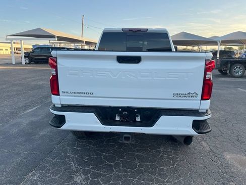 Used 2024 Chevrolet Silverado 2500 High Country w/ Technology Package AWD/4WD image 5