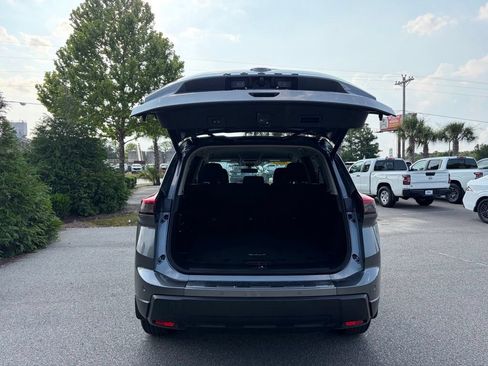 Used 2025 Nissan Rogue SV FWD image 5