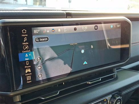 Used 2024 Jeep Wrangler Unlimited Rubicon w/ Technology Group image 17