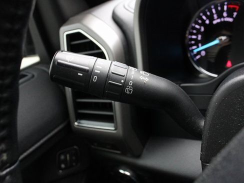 Used 2021 Ford Expedition XLT image 12