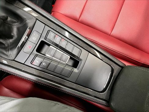 Used 2024 Porsche 718 Boxster RWD image 35
