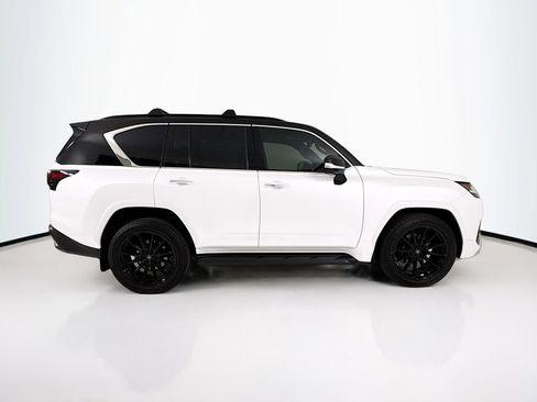 Used 2024 Lexus LX 600 4WD w/ Luxury Package image 8