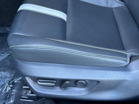 Used 2025 Toyota Camry SE FWD image 13