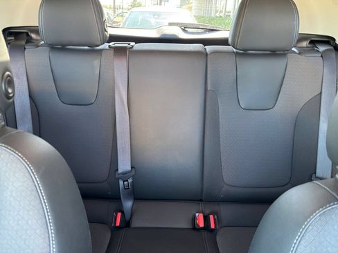 Used 2025 Buick Encore GX Preferred FWD image 37