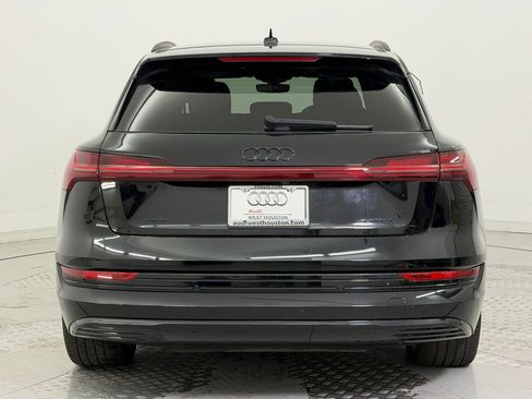 Used 2022 Audi e-tron Premium Plus w/ Premium Plus Package image 10