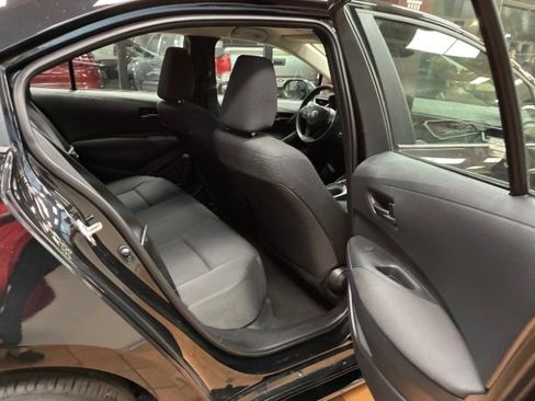 Used 2025 Toyota Corolla LE FWD image 29