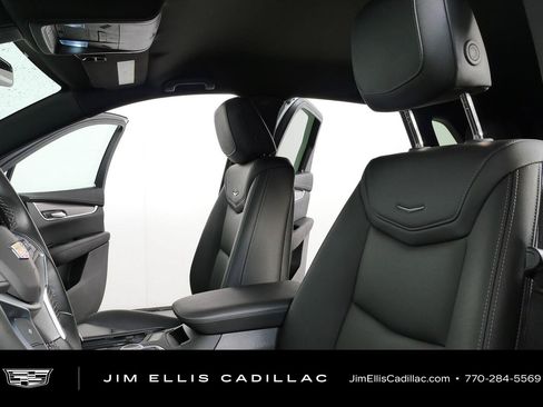 Used 2025 Cadillac XT5 Luxury FWD image 5