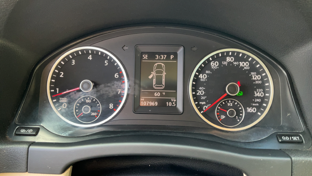Used 2015 Volkswagen Tiguan SEL AWD/4WD image 18