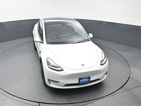 Used 2021 Tesla Model Y Long Range image 43