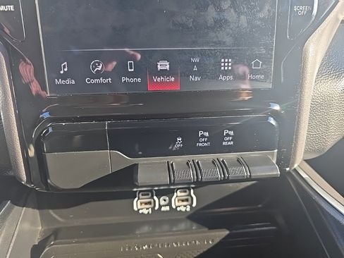 Used 2025 RAM 1500 Laramie image 38