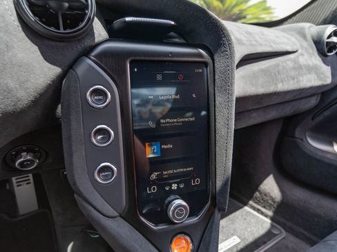 Used 2025 McLaren 750S RWD image 14