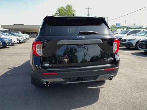 Used 2024 Ford Explorer XLT w/ Equipment Group 202A AWD/4WD image 7