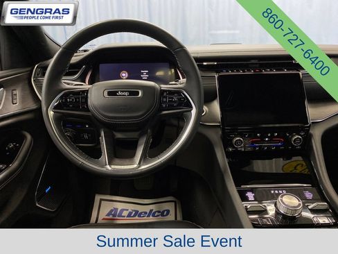 Used 2023 Jeep Grand Cherokee Overland AWD/4WD image 34