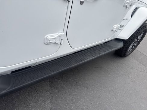 Certified 2024 Jeep Wrangler Sahara w/ Technology Group image 13