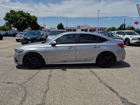Used 2023 Honda Civic EX image 9