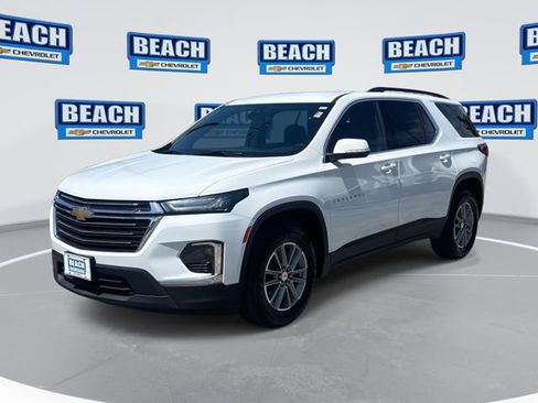 Used 2023 Chevrolet Traverse LT FWD image 1
