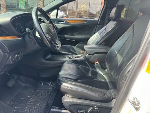 Used 2018 Lincoln MKC Select w/ Select Plus Package image 11