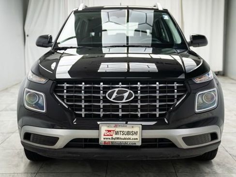 Used 2023 Hyundai Venue SEL image 5