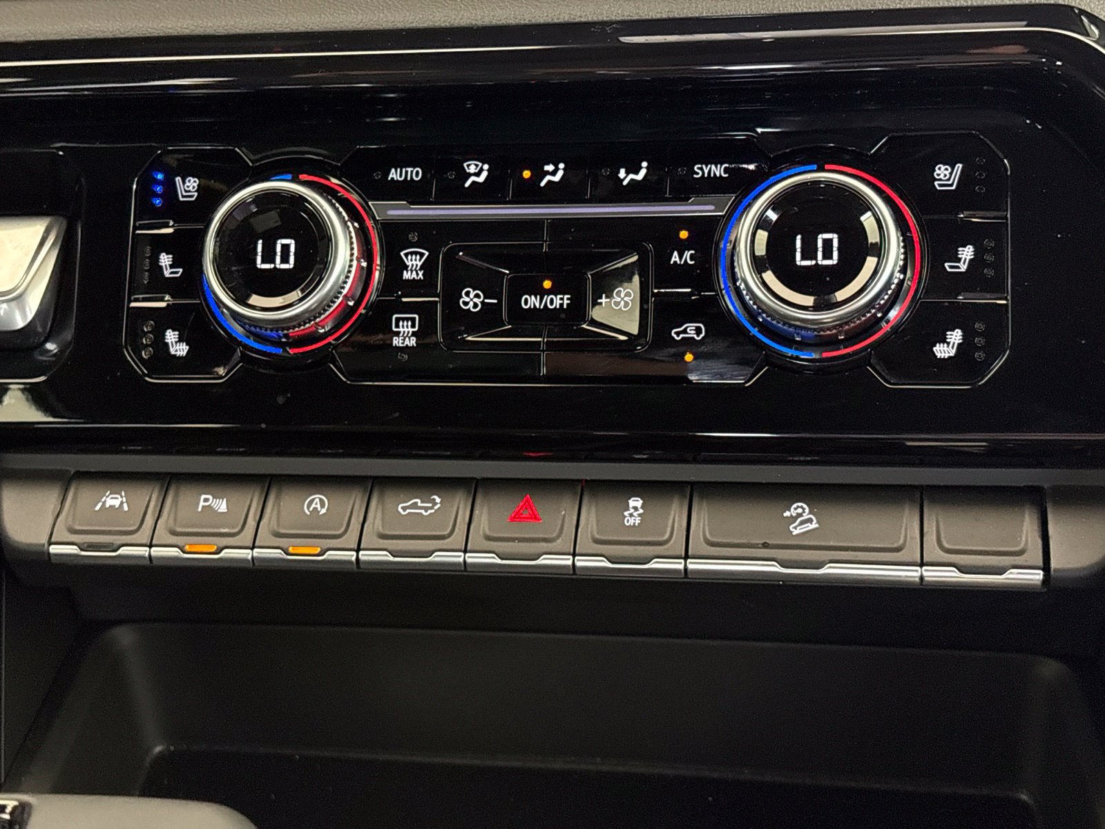 Used 2026 GMC Sierra 1500 AT4 w/ AT4 Premium Package AWD/4WD image 43