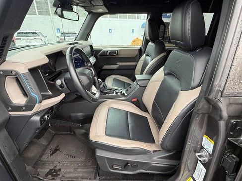 Used 2023 Ford Bronco Wildtrak image 14