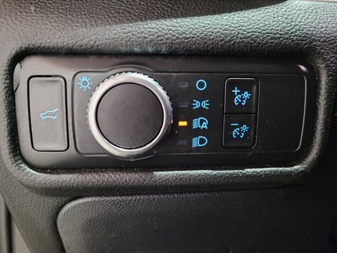 Used 2021 Ford Explorer XLT image 46