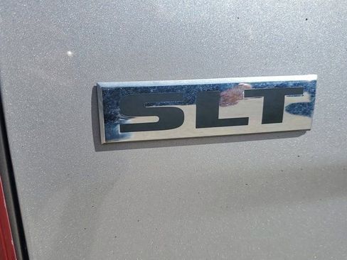Used 2020 RAM 1500 Classic SLT AWD/4WD image 13