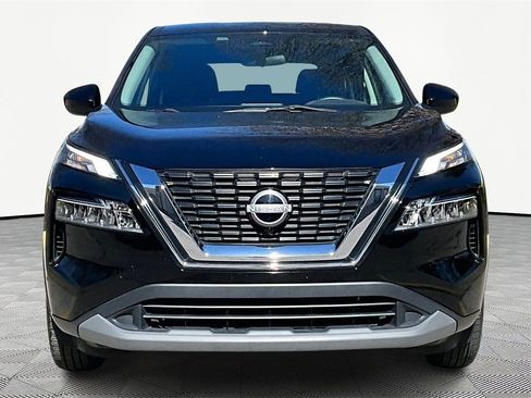 Used 2023 Nissan Rogue SV image 3