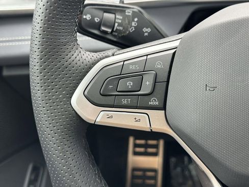 New 2026 Volkswagen Tiguan SE R-Line AWD/4WD image 18