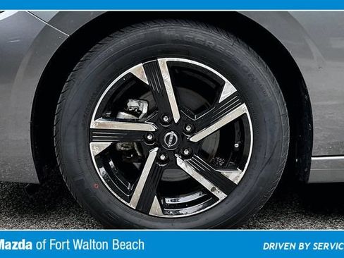 Used 2024 Nissan Sentra SV FWD image 35