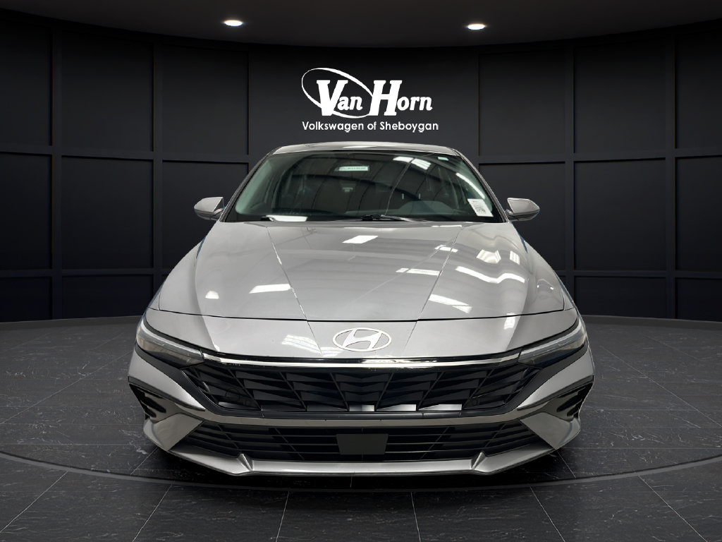 Used 2025 Hyundai Elantra SEL FWD image 2