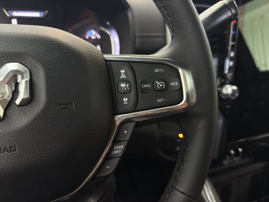New 2025 RAM 2500 Laramie AWD/4WD image 29