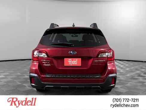 Used 2018 Subaru Outback 2.5i Premium image 4