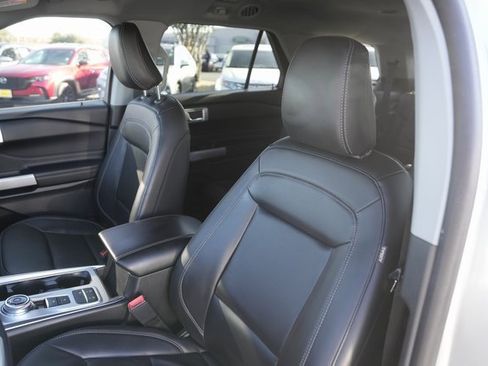 Certified 2023 Ford Explorer XLT w/ Equipment Group 202A image 10