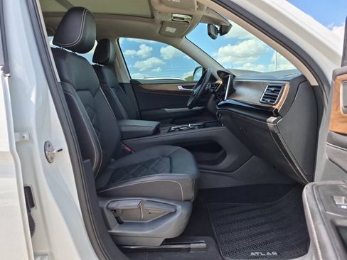 Used 2024 Volkswagen Atlas SE FWD image 20