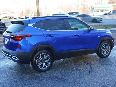 Used 2023 Kia Seltos EX image 12