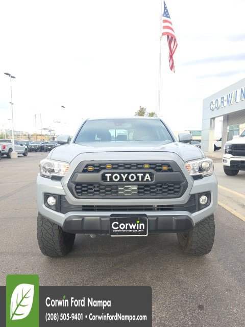 Used 2019 Toyota Tacoma TRD Off-Road AWD/4WD image 2