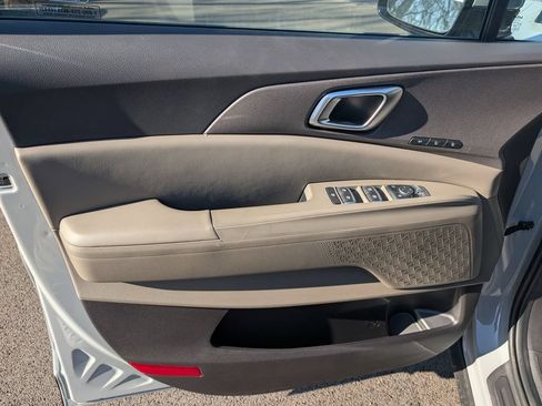 New 2026 Kia Carnival EX FWD image 12