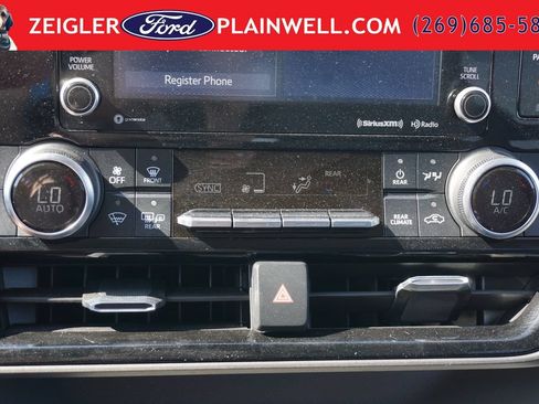Used 2022 Toyota Highlander LE AWD/4WD image 22