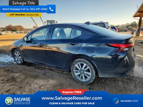 Used 2021 Nissan Versa SV FWD image 3